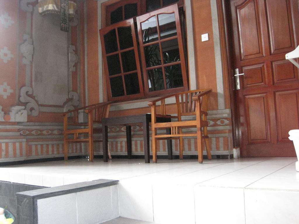 קוטה לומבוק Taman Mekar Beach Inn מראה חיצוני תמונה