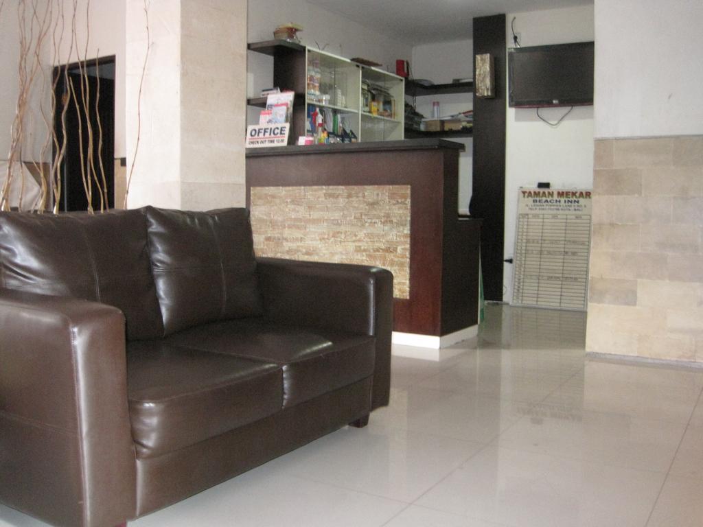 קוטה לומבוק Taman Mekar Beach Inn מראה חיצוני תמונה