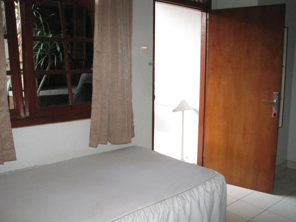 קוטה לומבוק Taman Mekar Beach Inn חדר תמונה