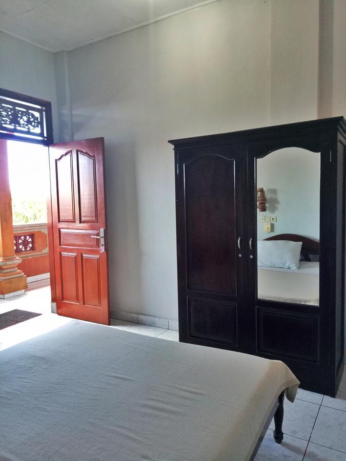 קוטה לומבוק Taman Mekar Beach Inn מראה חיצוני תמונה