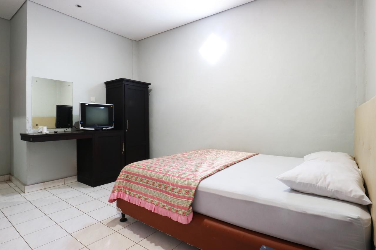 קוטה לומבוק Taman Mekar Beach Inn מראה חיצוני תמונה
