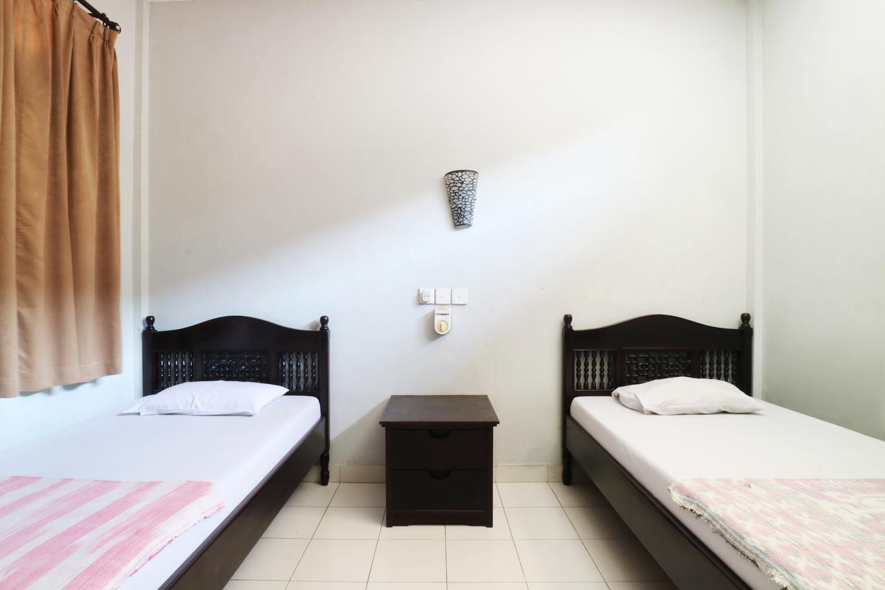 קוטה לומבוק Taman Mekar Beach Inn מראה חיצוני תמונה