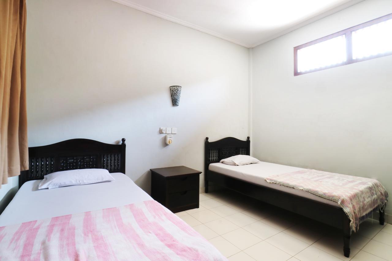 קוטה לומבוק Taman Mekar Beach Inn מראה חיצוני תמונה
